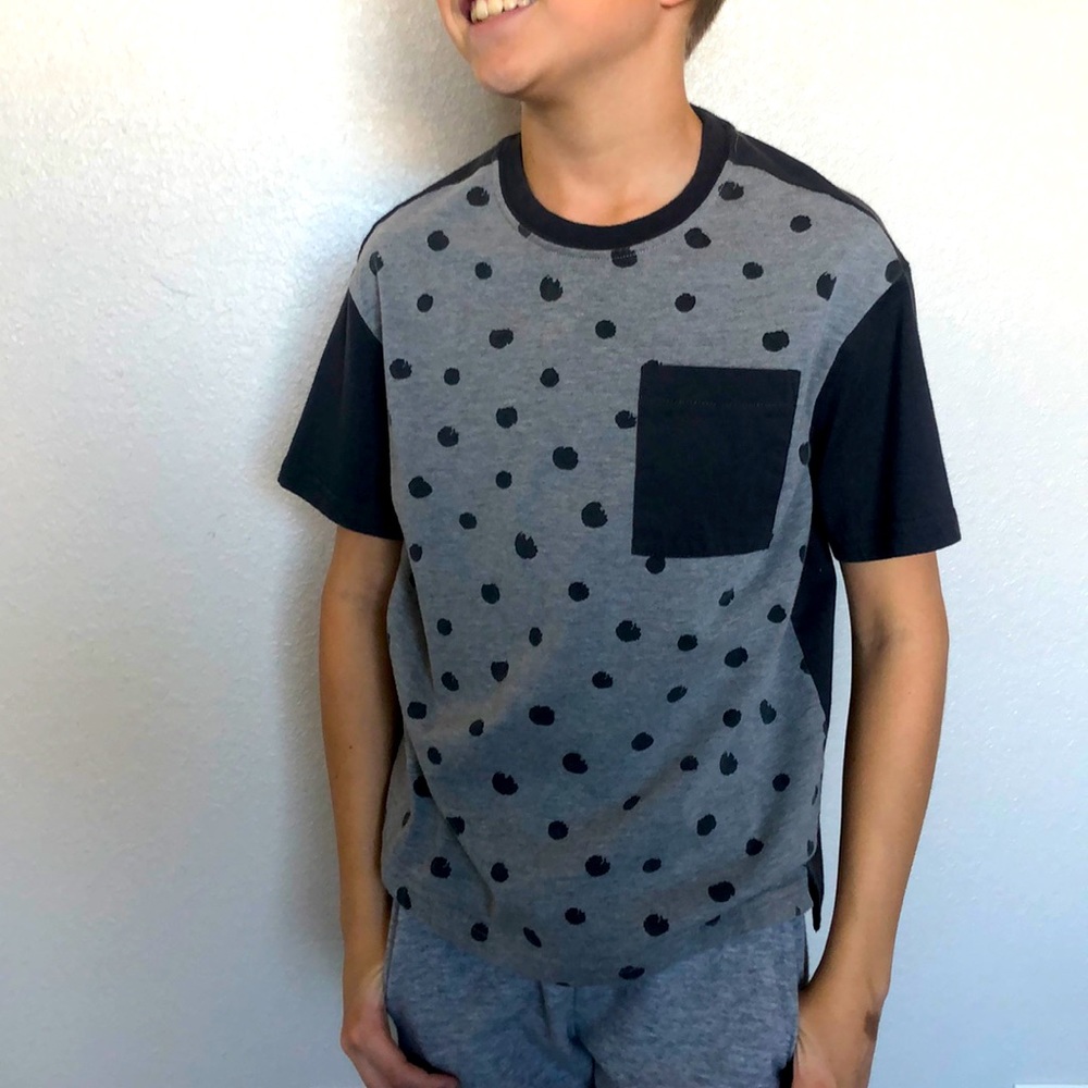 BOYS GRAY AND BLACK TEE